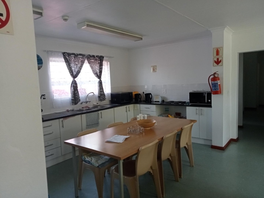 To Let 1 Bedroom Property for Rent in Montclair Western Cape